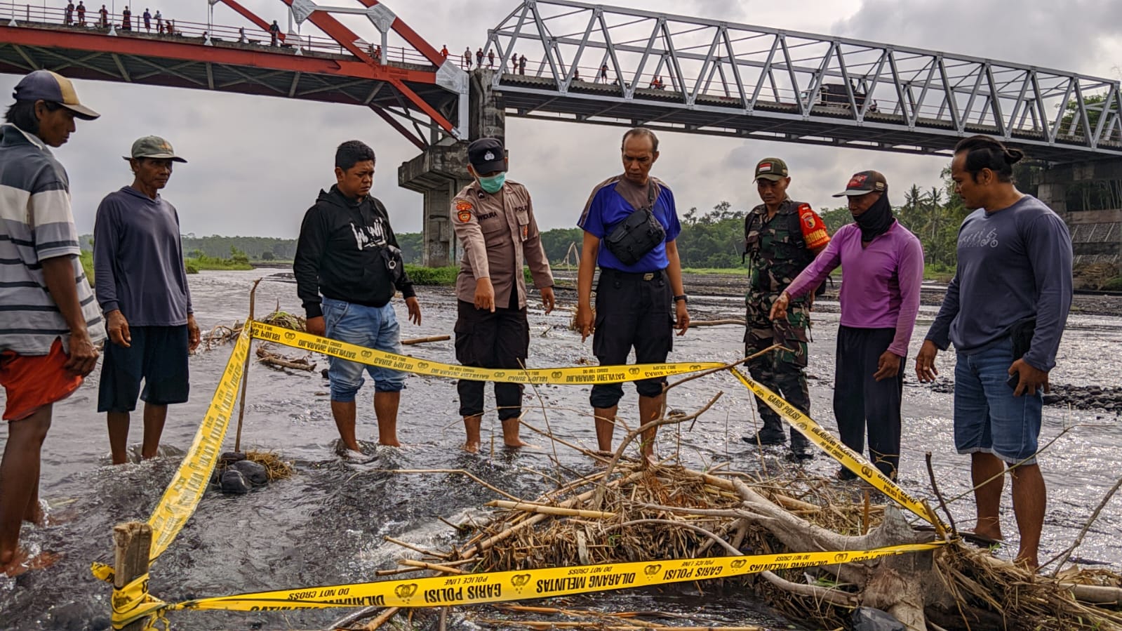 Jasad Bayi Laki Laki Ditemukan Penambang Pasir Sungai Mujur