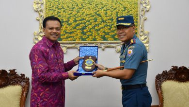 Photo of Komandan Pangkalan TNI AL Denpasar Audiensi ke Pemprov Bali
