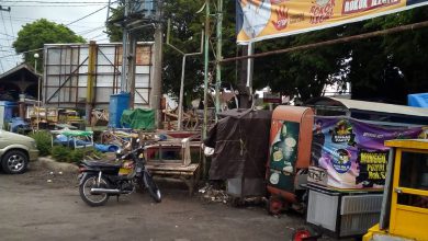 Photo of Pasar Pasirian Terkesan  Kumuh Kepala Pasar  Belum Ada Penertiban