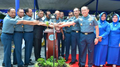 Photo of Gubernur Akademi Angkatan Laut Saksikan Peresmian Gedung Mako Kolat Penerbal oleh Wakasal