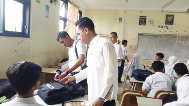 Photo of Cegah Konten Negatif, Pemkot Surabaya Operasi Gawai Milik Pelajar