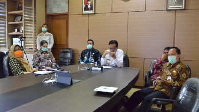 Photo of Untuk Kebutuhan Rumah Sakit Bupati Minta Tambahan APD ke Gubernur.