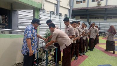 Photo of Pemkot Surabaya Pasang Puluhan Wastafel di Berbagai Titik Fasilitas Umum