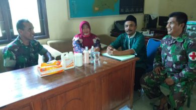 Photo of Satgas  Kesehatan  TMMD Kodim 0817/Gresik  Bersama TIM Dari Kecamatan Pantau Penanganan Covid – 19