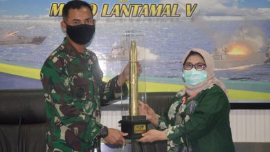 Photo of PT PAL Indonesia Tanggap Covid – 19 Salurkan APD Ke Lantamal V