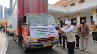 Photo of Pemprov Jatim Kirimkan Sembako untuk Suplai Bahan Pangan Dapur Umum di PSBB Malang Raya