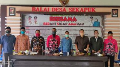Photo of Enam Anggota DPRD Gresik Kompak Datangi Sekapuk
