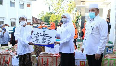 Photo of Sudah 168 Pesantren Terima Bantuan Pendisiplinan Penegakan Protokol Kesehatan dari Pemprov Jatim Untuk Jadi Pesantren Tangguh