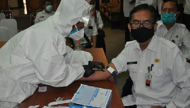 Photo of Bupati Sambari Merapid test Seluruh Pejabat Gresik