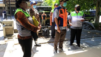 Photo of Minta Segera Lunasi Tunggakan PBB, Pemkot Surabaya Datangi Perumahan Elit
