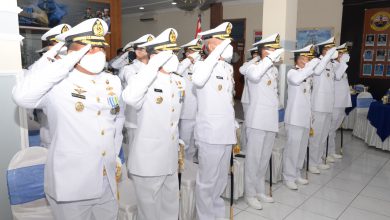 Photo of Lantamal V Gelar Upacara Memperingati HUT ke-75 TNI AL Secara Virtual