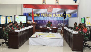 Photo of Komandan Kodiklatal Beri Pembekalan Peserta Latihan Armada Jaya XXXVIII TA 2020 Melalui Vicon