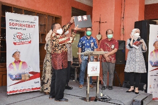 Photo of SIG Serahkan Hadiah Ibadah Umrah kepada Pengemudi Berprestasi