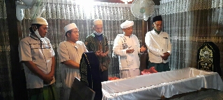 Photo of Tidak Biasa, Tim QA Ujungpangkah Bisa Sowan ke ‘Ndalem’ Makam Kanjeng Sunan Giri di Tengah Pandemi Covid