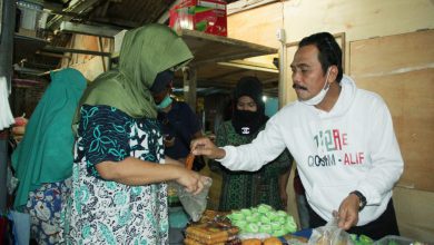 Photo of Datangi Pasar Tambak,Mulai Pedagang dan Pengunjung Semua Hafal Pak Qosim