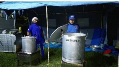 Photo of Tim Tagana kab Lumajang Penuhi Kebutuhan Pangan Pengungsi Semeru, Pemkab Siapkan Dapur Umum