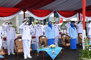Photo of Gubernur AAL Hadiri Puncak Peringatan Hari Armada 2020