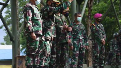 Photo of Wadan Kodiklatal Tinjau Lattek Doper Siswa Dikmata TNI AL XL/1 Kejuruan Infanteri Marinir