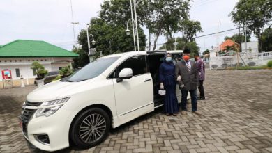 Photo of Pengantin Pertama Yang Pakai Mobil Dinas Wali Kota Probolinggo “Gratis”