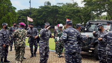 Photo of Gubernur AAL Dampingi Kasal Tinjau Lattek Taruna dan Dikmata TNI AL di Puslatpur 4 Marinir Purboyo
