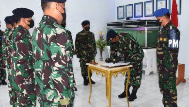 Photo of Jabatan Komandan Pusdiksus dan Komandan Pusdikhidros Kodiklatal Diserahterimakan