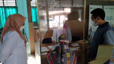 Photo of Sidak Pelayanan Kecamatan Dukun, Wabup Gresik Kecewa Camat Tak Ada di Kantor