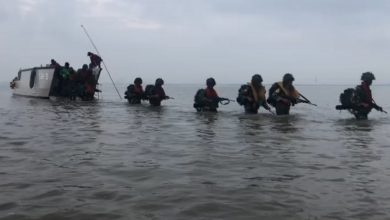 Photo of Taruna AAL Korps Marinir Mendarat, Menang dan Rebut Tumpuan Pantai Madura