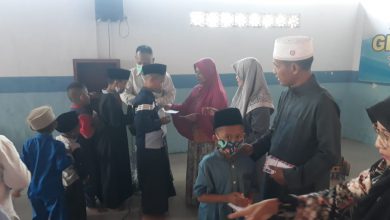 Photo of Gema Syi’ar Ramadhan,Yayasan Hidayatul Fadillah Bagikan 130 Paket Bingkisan Kepada Anak Yatim Dan Kaum Dhuafa