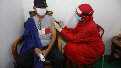 Photo of Warga Penghuni Rusun Ikuti Vaksin Massal