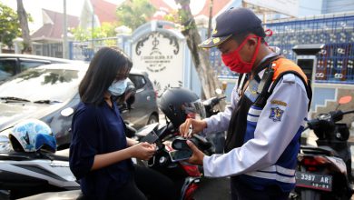 Photo of Dishub Surabaya Mulai Terapkan Pembayaran Retribusi Parkir dengan Qris di Sekitar Balai Kota dan Taman Bungkul