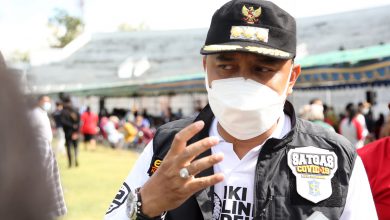 Photo of Wali Kota Eri Imbau Perusahaan di Luar Surabaya Ikuti Vaksinasi Sesuai Wilayah