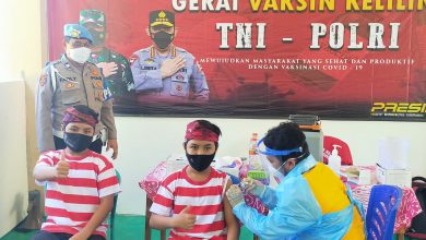 Photo of Berpakaian Ala Sakera,SMA Negeri 1 Ketapang Sukses Menjadi Pelopor Vaksinasi Tingkat SMA Di Kabupaten Sampang
