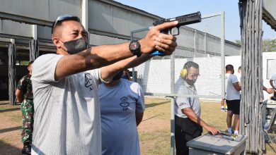 Photo of Jaga Imun dan Asah Naluri Tempur, Gubernur Akademi TNI AL dan PJU AAL Latihan Menembak