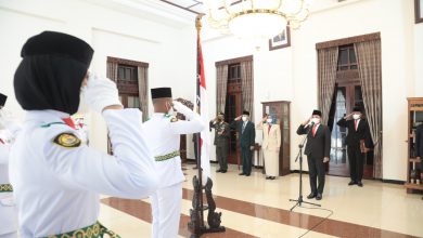 Photo of Kapolres AKBP Eka Yekti Hadiri Pengukuhan Paskibraka Kabupaten Lumajang Tahun 2021