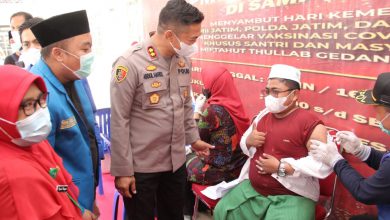 Photo of Gebyar Vaksinasi Di Lingkup Ponpes, Polda Jatim Gandeng PMII