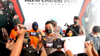 Photo of Kapolres Lumajang Beberkan Keberhasilan Ungkap 4 Pelaku Curas Dan Curwan, Satu Diantaranya Begal Sadis 53 TKP