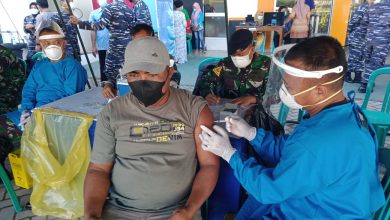 Photo of TNI AL, Kodiklatal Tetap Semangat dan Humanis Gelar Serbuan Vaksin Dosis Kedua di Karimun Jawa Jepara