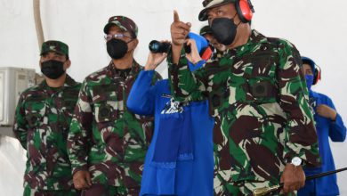 Photo of Dankodiklat TNI AL Tinjau Lattek Menembak Artileri dan Lattek Demolisi Siswa Pusdikpel