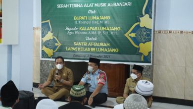 Photo of Ponpes At Taubah Terima Alat Musik Al Banjari Dari Bupati