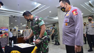 Photo of Bertemu Panglima, Kapolri Pastikan Sinergitas dan Soliditas TNI-Polri Ditingkatkan