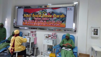 Photo of Sumbangkan Darah Bentuk Sinergitas Polri Dan TNI