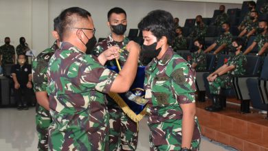 Photo of Komandan Pusdikkes Kodiklat TNI AL Tutup Pelatihan General Emergency Life Suport dan Basic Life Suport