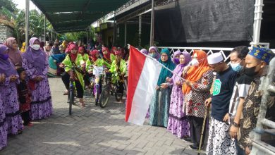 Photo of Wakil Bupati Gresik Lepas Jalan Sehat dan Sepeda Hias di Penutup Milad TPQ dan TKQ Diniyah Darul Irfan Desa Banjarsari Manyar