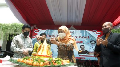 Photo of Peringati HPN, Jurnalis Pemprov Jatim Bedah Tiga Tahun Kinerja Khofifah-Emil