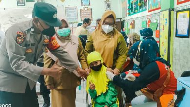 Photo of Kunjungi MI Al Maarif Sukomulyo Manyar, Wabup Gresik Tinjau Pelaksanaan Vaksinasi Untuk Kategori Anak