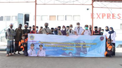 Photo of Pemerintah Kabupaten Gresik Fasilitasi Penjemputan Santri Gresik, Serta Berikan Subsidi Tiket Kapal Untuk Santri Dari Bawean