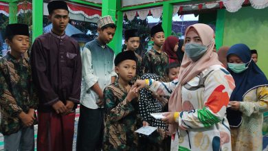 Photo of Berbagi Kasih Bulan Ramadhan, Pemdes Sukorejo Gresik Santuni Anak Yatim Piatu