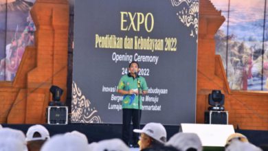 Photo of Expose Siswa Berprestasi Bupati Lumajang Membuka Kegiatan EXPO Pendidikan dan Kebudayaan di KWT