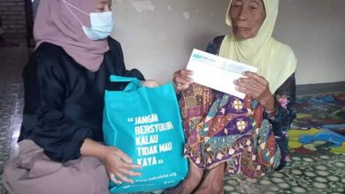 Photo of Yayasan Sosial Panggilan Jiwa, Nurul Hayat Santuni  Para Janda Tua Sebatang Kara Dapat Santunan