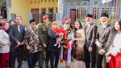Photo of Blusukan ke Kampung Bulak Banteng, Gubernur Khofifah Semarakkan Perayaan HUT Kemerdekaan Bersama Masyarakat